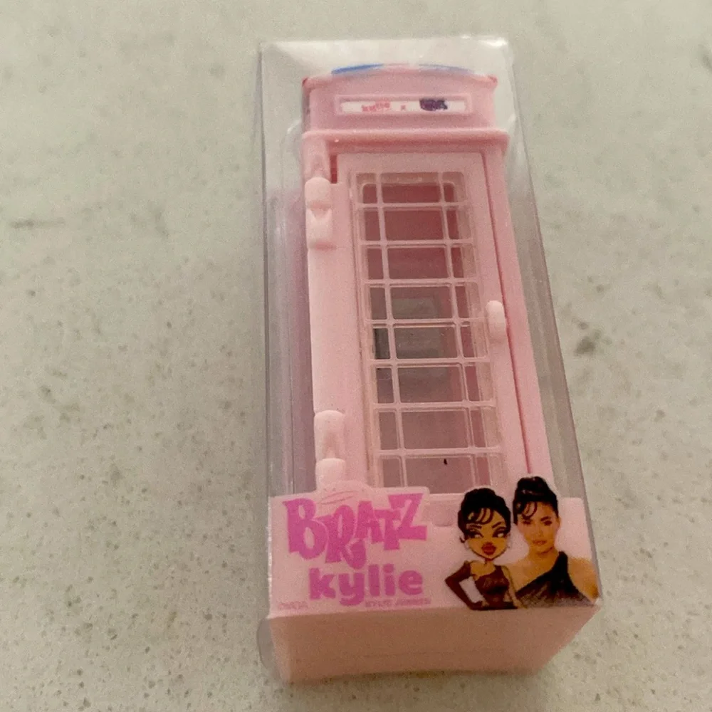 Pink Phone‎ Booth Cell Phone Holder